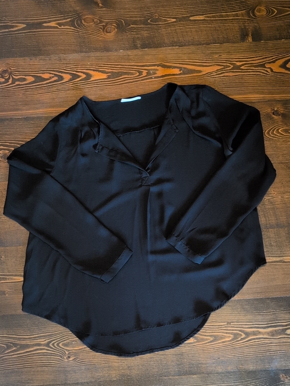 Women's Black V-Neck Long-Sleeve Blouse